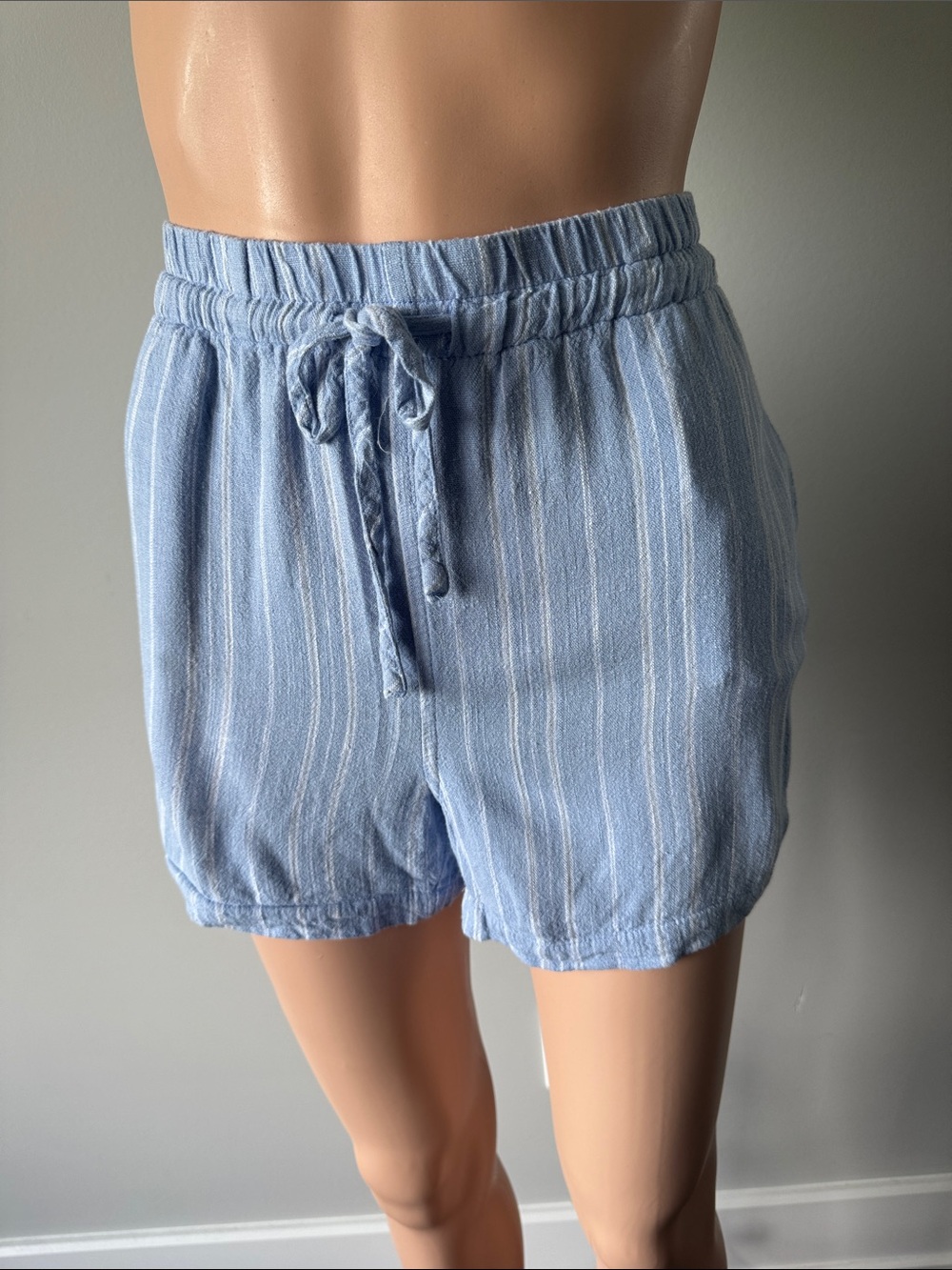 Light Blue Stripe Elastic-Waist Women’s Shorts